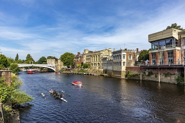 York Date Ideas: A Short Wall Walk, Good Food and a Drink